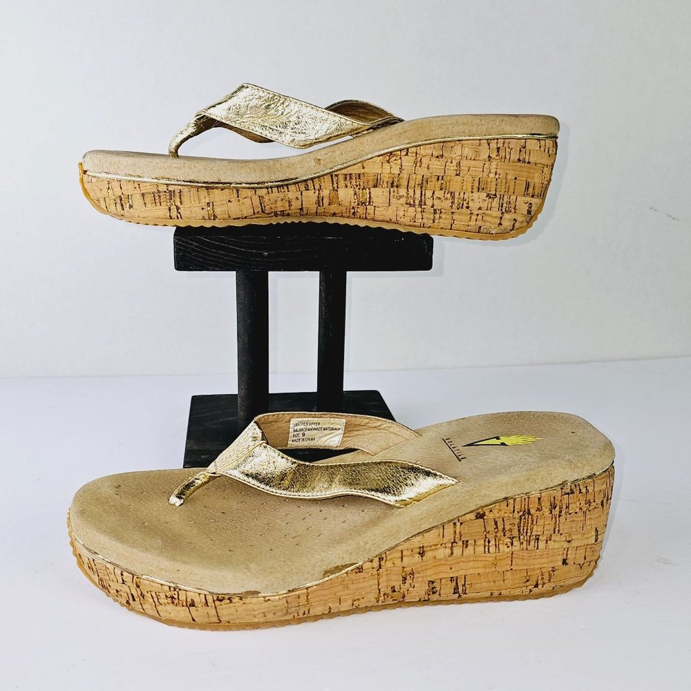 Volatile Neville Women's Gold Wedge Cork Sandals Size 9 - Picture 2 of 9
